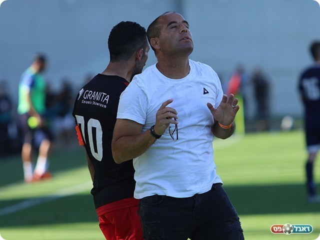 מאמן כפר קאסם. שי מאור (עודד חסין)